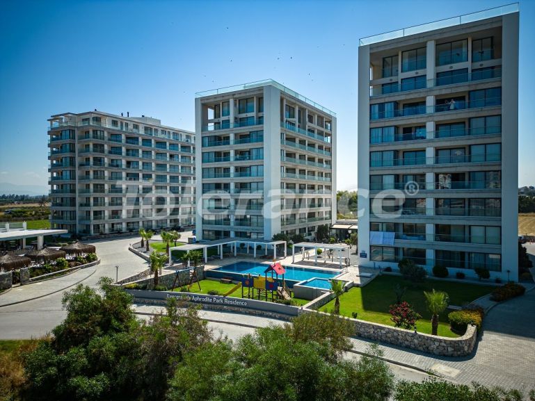 Apartment in Kyrenia, Northern Cyprus with sea view with pool with installment - buy realty in Turkey - 85406