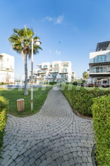 Apartment in Kyrenia, Northern Cyprus with sea view with pool with installment - buy realty in Turkey - 85427