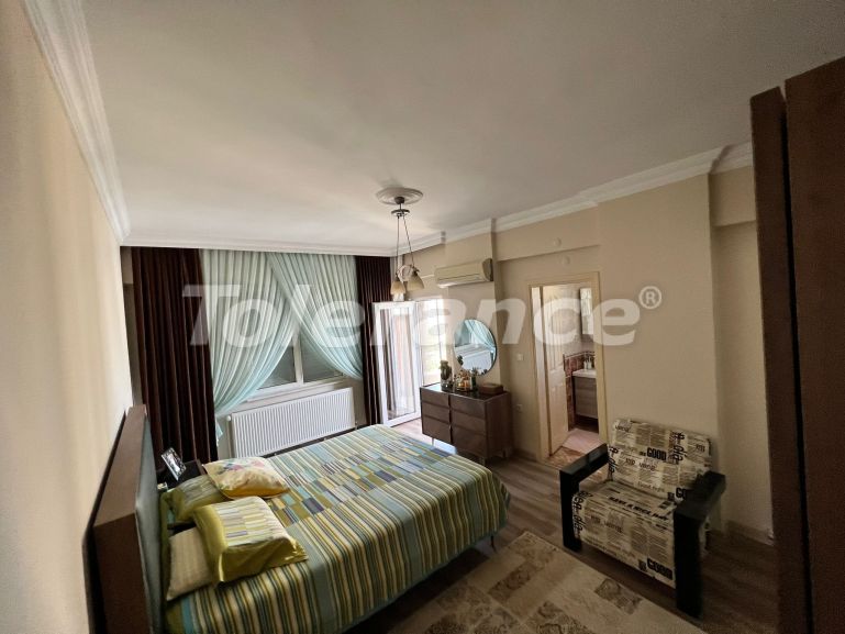 آپارتمان که در لارا, آنتالیا استخر - خرید ملک در ترکیه - 98310