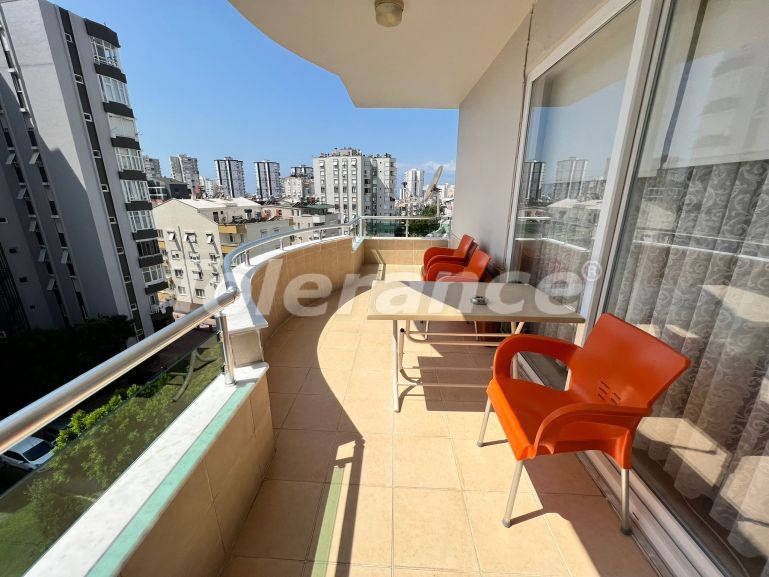 آپارتمان که در لارا, آنتالیا استخر - خرید ملک در ترکیه - 98327