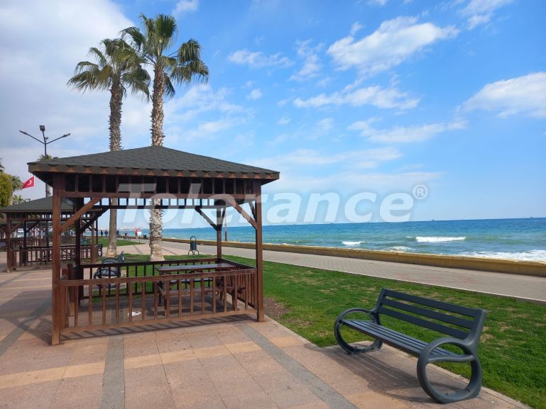 آپارتمان که در مزیتلی, مرسین منظره دریا - خرید ملک در ترکیه - 117420