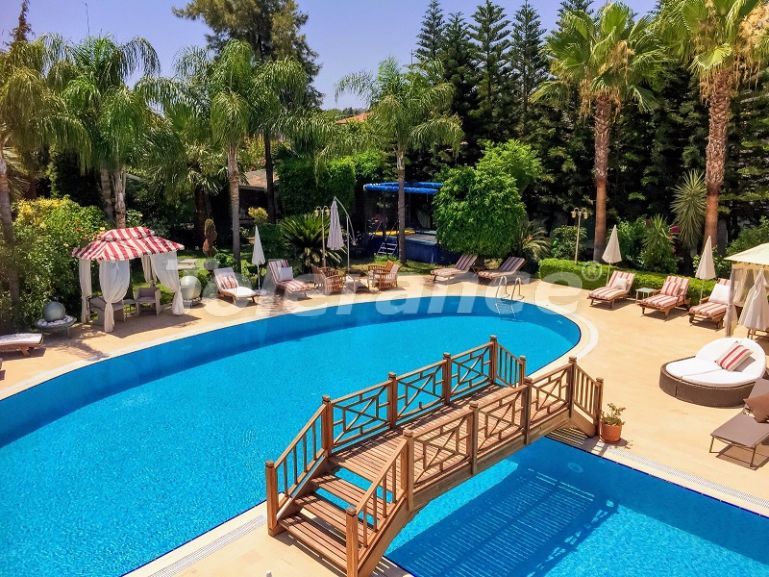 هتل که در چام‌یووا, کمر استخر - خرید ملک در ترکیه - 45660