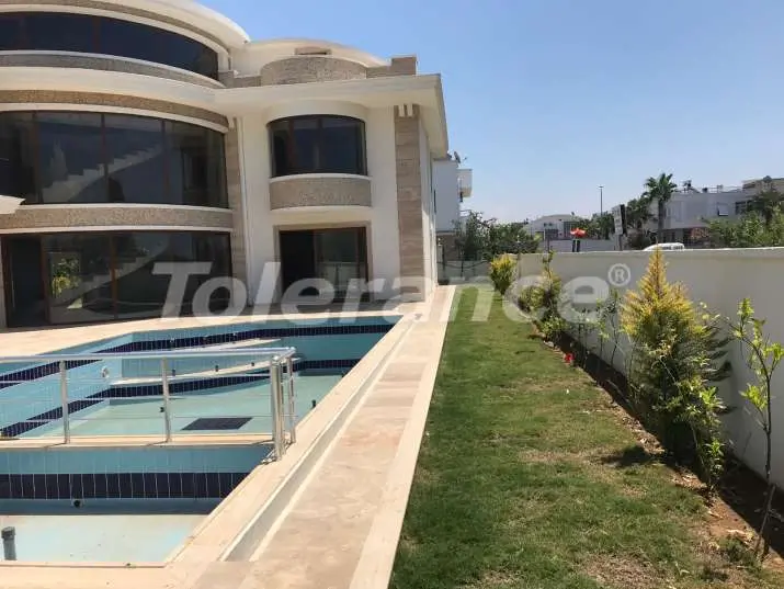 Villa du développeur еn Belek piscine - acheter un bien immobilier en Turquie - 528