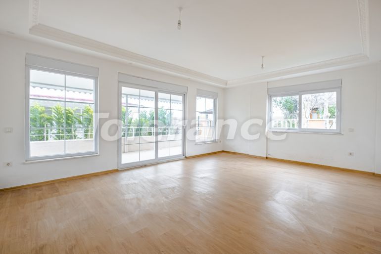 Villa in Belek with pool - buy realty in Turkey - 82049