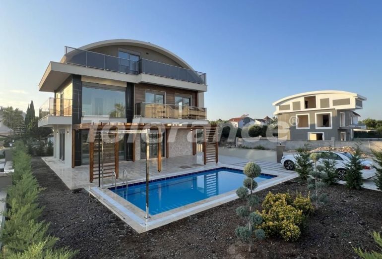 Villa van de ontwikkelaar in Belek zwembad - onroerend goed kopen in Turkije - 83778