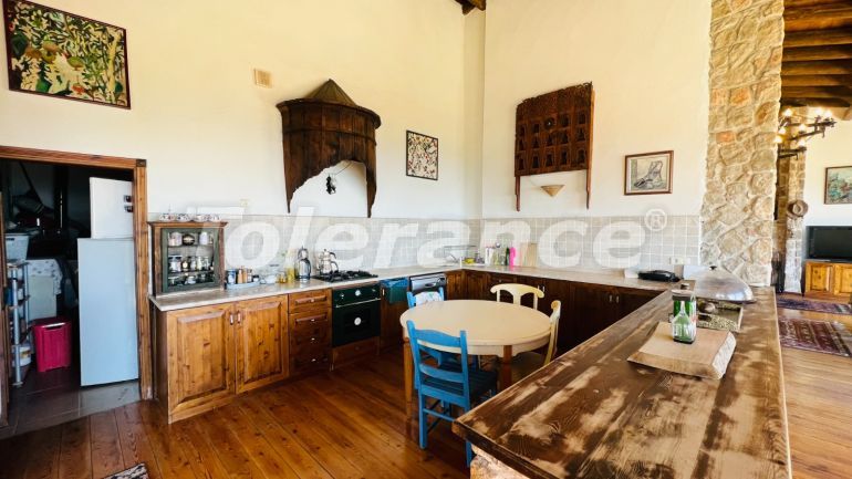 ویلا که در بیجیک, کمر منظره دریا - خرید ملک در ترکیه - 78485