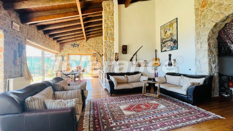 ویلا که در بیجیک, کمر منظره دریا - خرید ملک در ترکیه - 78496