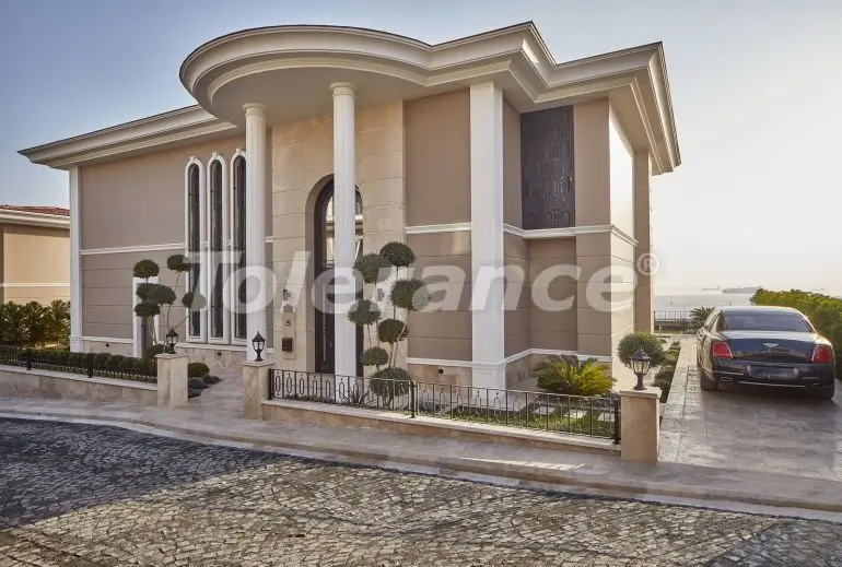 Villa in Beylikduzu, İstanbul sea view pool - buy realty in Turkey - 20328
