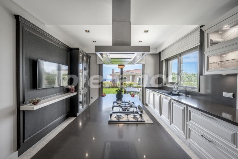 Villa from the developer in Beylikduzu, İstanbul with sea view with pool - 65795 Villa from the developer in Beylikduzu, İstanbul with sea view with pool - buy realty in Turkey - 65795