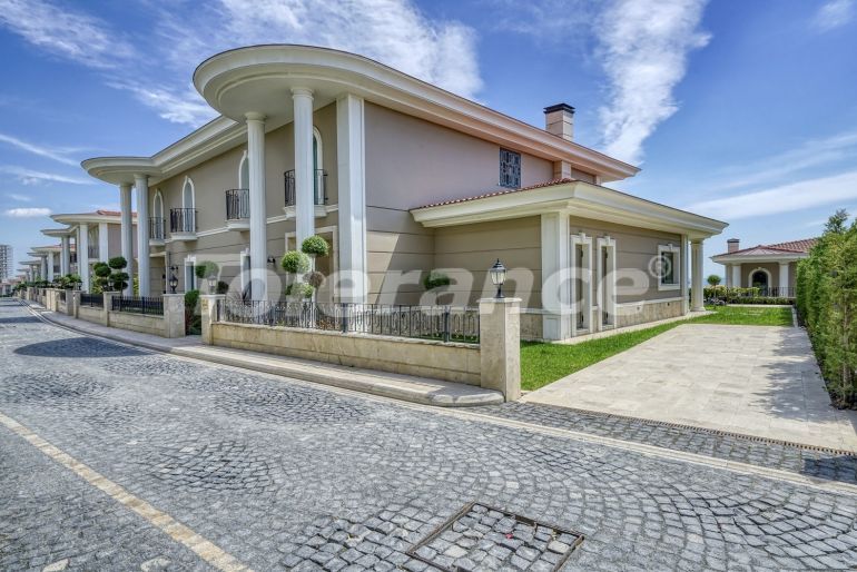Villa from the developer in Beylikduzu, İstanbul with sea view with pool - 65812 Villa from the developer in Beylikduzu, İstanbul with sea view with pool - buy realty in Turkey - 65812