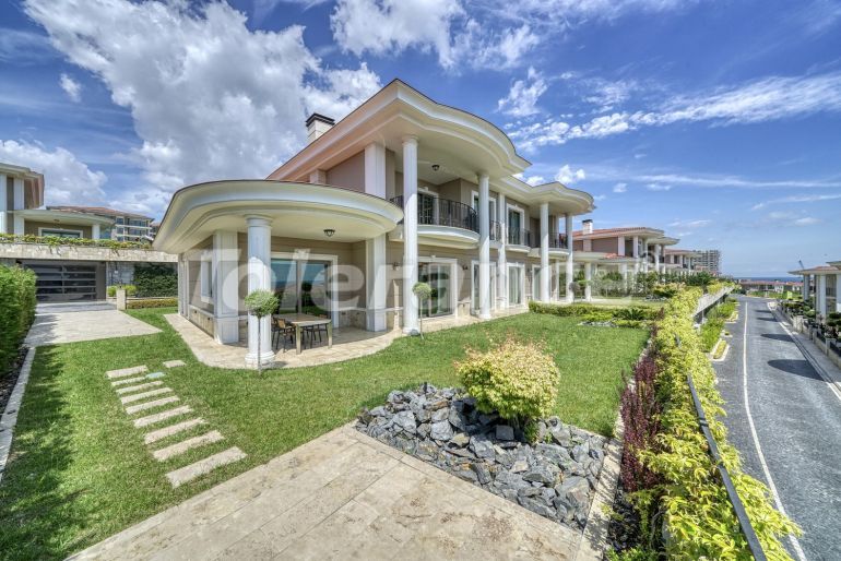 Villa еn Beylikdüzü, Istanbul vue sur la mer piscine - acheter un bien immobilier en Turquie - 65814