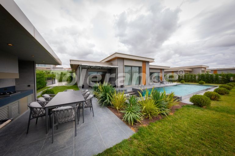 Villa from the developer in Buyukcekmece, İstanbul with pool - 100147 Villa from the developer in Buyukcekmece, İstanbul with pool - buy realty in Turkey - 100147