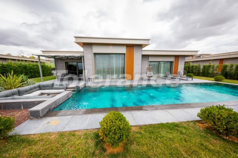 Villa from the developer in Buyukcekmece, İstanbul with pool - 100149 Villa from the developer in Buyukcekmece, İstanbul with pool - buy realty in Turkey - 100149