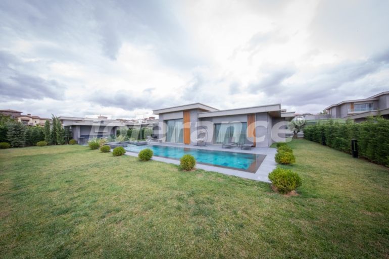Villa from the developer in Buyukcekmece, İstanbul with pool - 100150 Villa from the developer in Buyukcekmece, İstanbul with pool - buy realty in Turkey - 100150