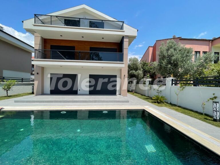Villa in Çalış Beach, Fethiye with pool - buy realty in Turkey - 57549