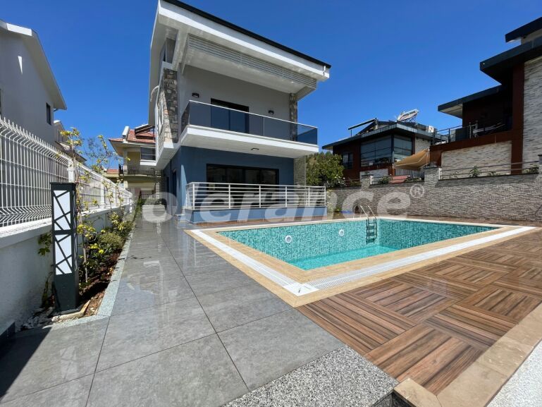 Villa du développeur еn Çalış Beach, Fethiye piscine - acheter un bien immobilier en Turquie - 57868