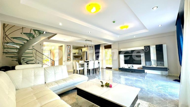 Villa еn Çamyuva, Kemer piscine - acheter un bien immobilier en Turquie - 133227