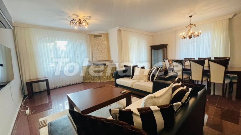 Villa in Çamyuva, Kemer with pool - buy realty in Turkey - 136265