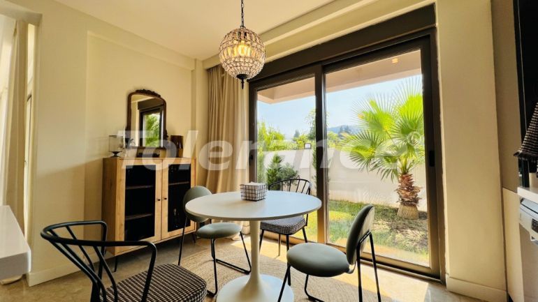 ویلا که در چام‌یووا, کمر استخر - خرید ملک در ترکیه - 136292