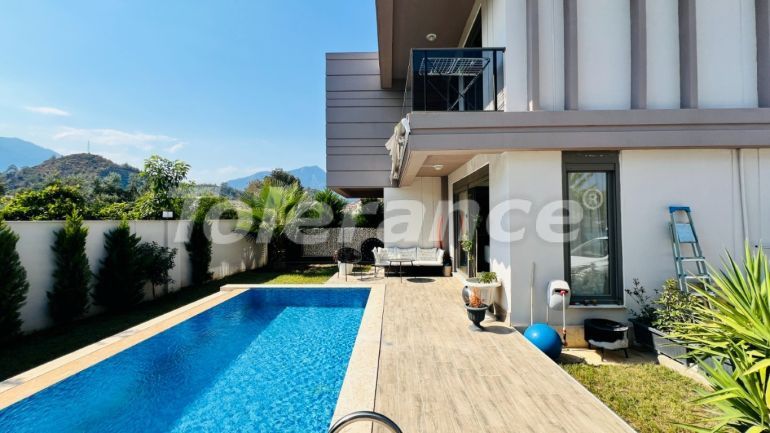 ویلا که در چام‌یووا, کمر استخر - خرید ملک در ترکیه - 136294