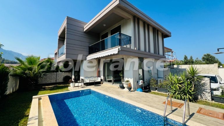 ویلا که در چام‌یووا, کمر استخر - خرید ملک در ترکیه - 136298