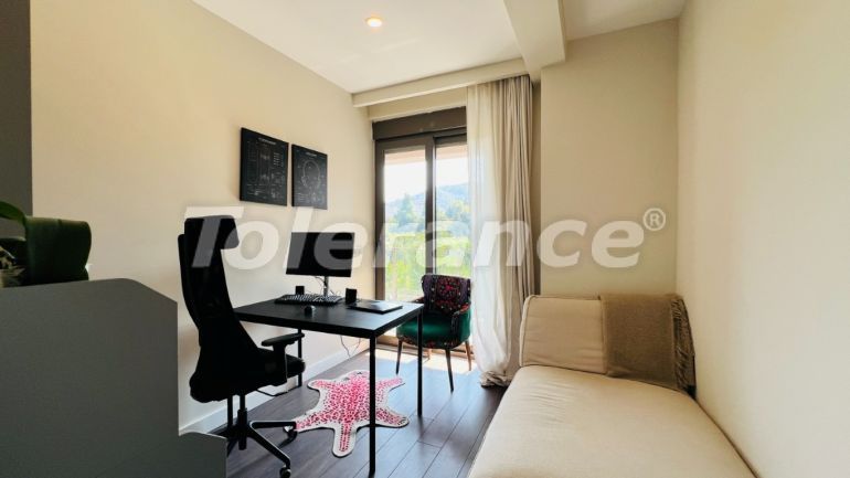 ویلا که در چام‌یووا, کمر استخر - خرید ملک در ترکیه - 136304