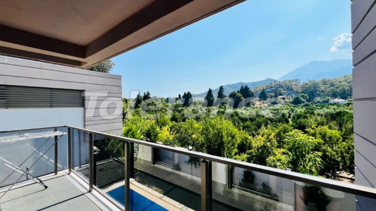 ویلا که در چام‌یووا, کمر استخر - خرید ملک در ترکیه - 136306