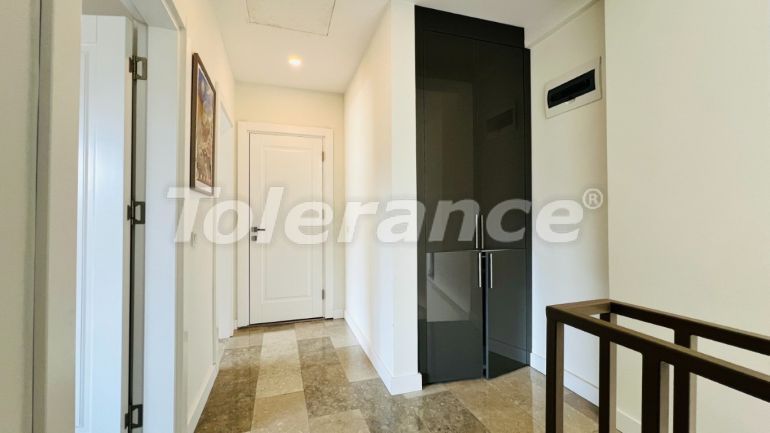 ویلا که در چام‌یووا, کمر استخر - خرید ملک در ترکیه - 136310