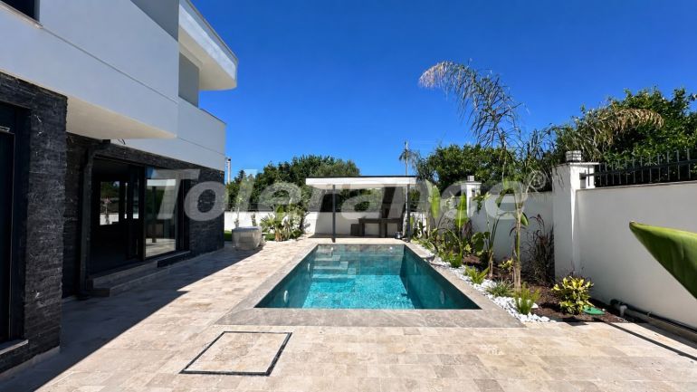 Villa vom bauträger in Çamyuva, Kemer mit pool - immobilien in der Türkei kaufen - 141785
