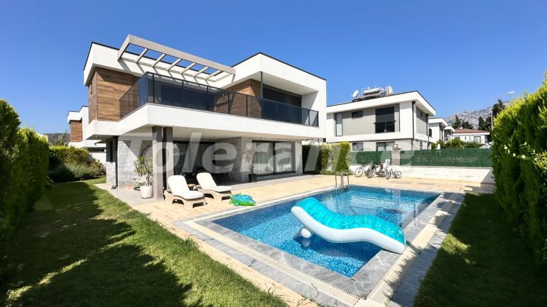 Villa еn Çamyuva, Kemer avec piscine - acheter un bien immobilier en Turquie - 144095