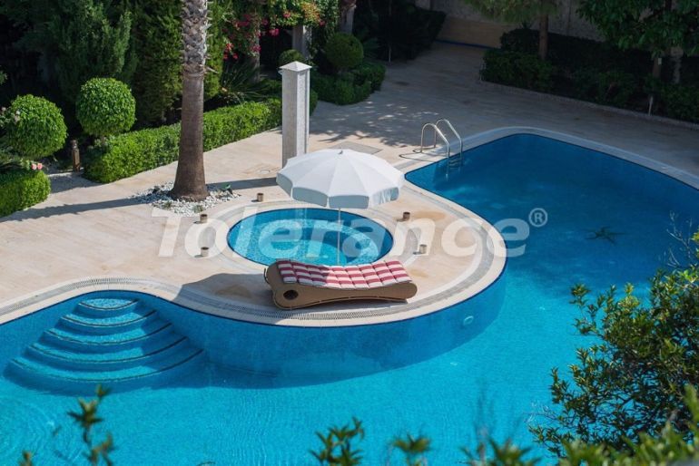 Villa in Çamyuva, Kemer with pool - buy realty in Turkey - 45440