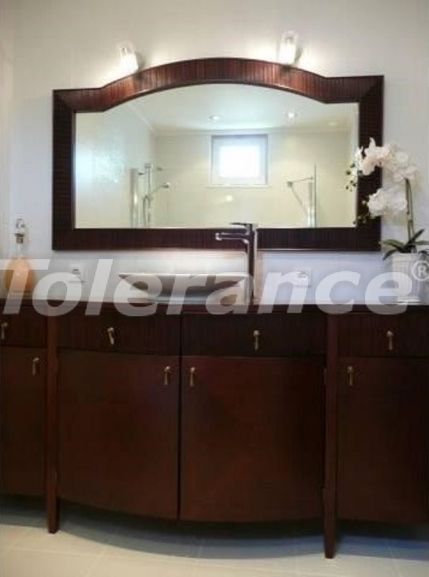 ویلا که در چام‌یووا, کمر استخر - خرید ملک در ترکیه - 50924