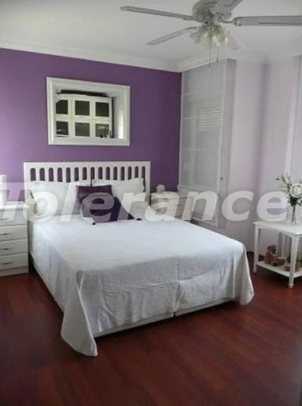 ویلا که در چام‌یووا, کمر استخر - خرید ملک در ترکیه - 50925