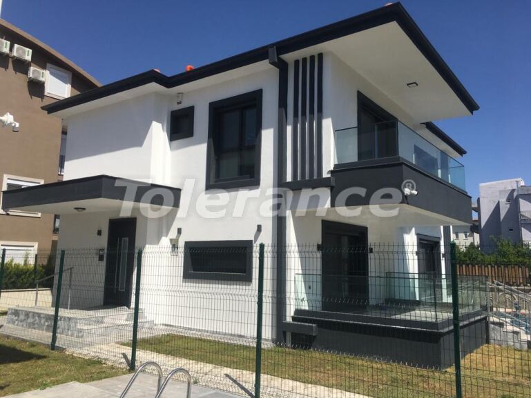 Villa in center, Belek with pool - buy realty in Turkey - 54339