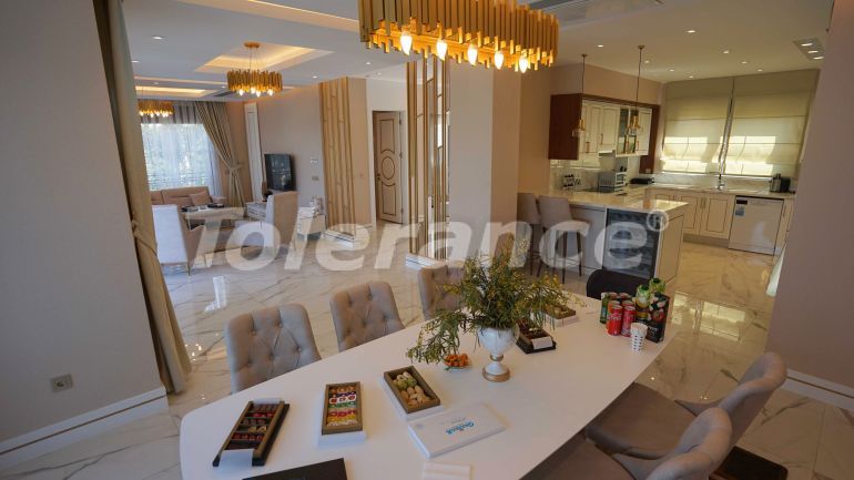 ویلا از سازنده که در مرکز بلک, بلک استخر - 78830 ویلا از سازنده که در مرکز بلک, بلک استخر - خرید ملک در ترکیه - 78830