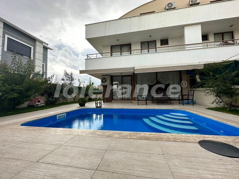 Villa in center, Belek with pool - buy realty in Turkey - 94779