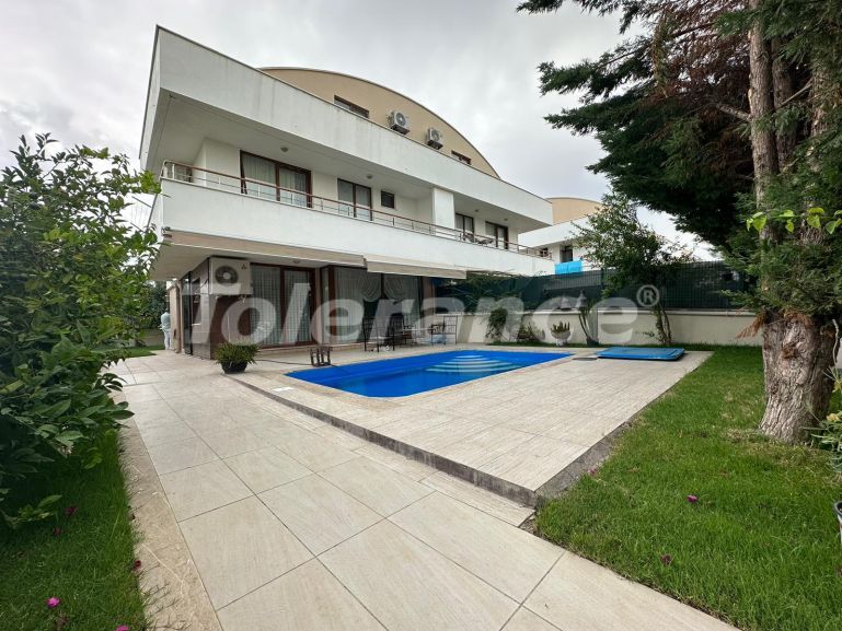 Villa in Belek Zentrum, Belek pool - immobilien in der Türkei kaufen - 94814