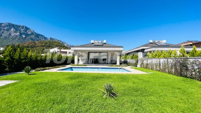 Villa in Kemer Zentrum, Kemer pool - immobilien in der Türkei kaufen - 104018