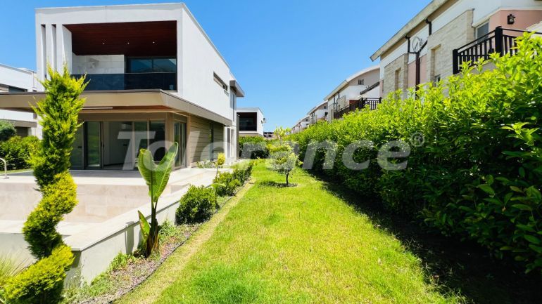 فلل من المتعهد في:في مركز مدينة كيمير, كيمير مسبح - شراء عقار في تركيا - 136324