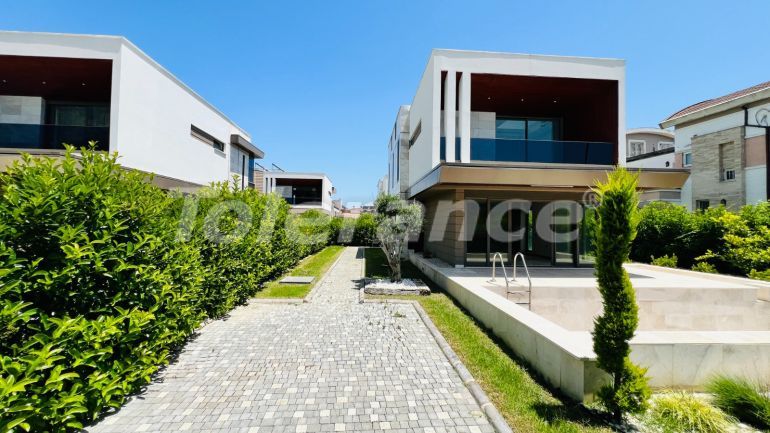 فلل من المتعهد في:في مركز مدينة كيمير, كيمير مسبح - شراء عقار في تركيا - 136325