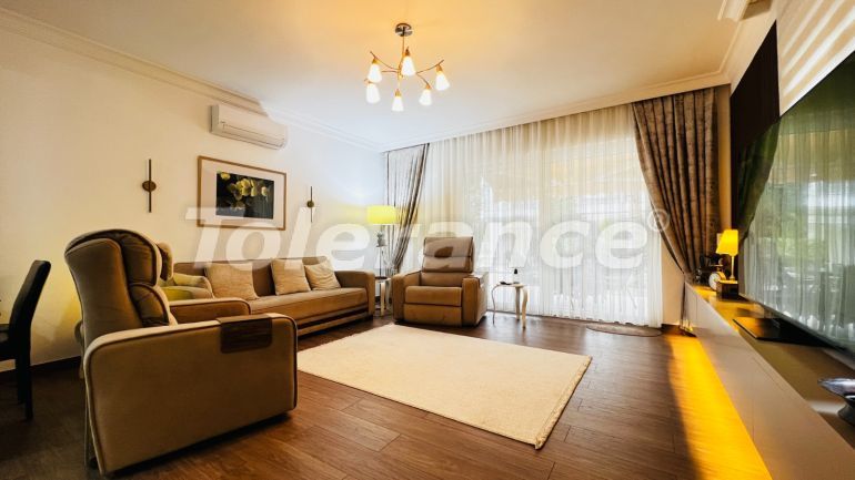 Villa еn Kemer Centre, Kemer piscine - acheter un bien immobilier en Turquie - 136549