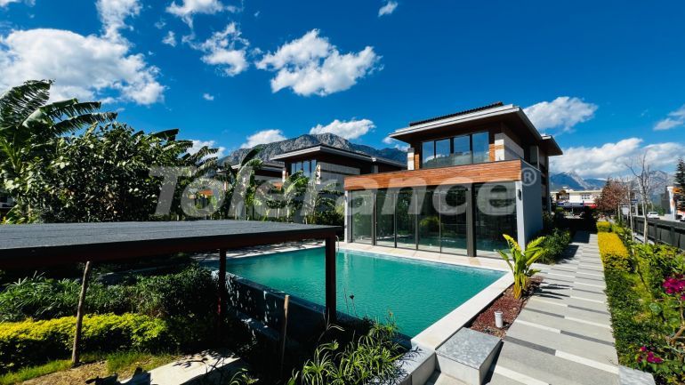 Villa van de ontwikkelaar in Kemer Centrum, Kemer zwembad - onroerend goed kopen in Turkije - 136712