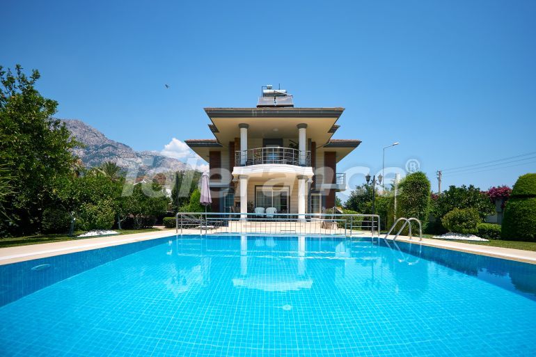 Villa in Kemer Zentrum, Kemer pool - immobilien in der Türkei kaufen - 141265