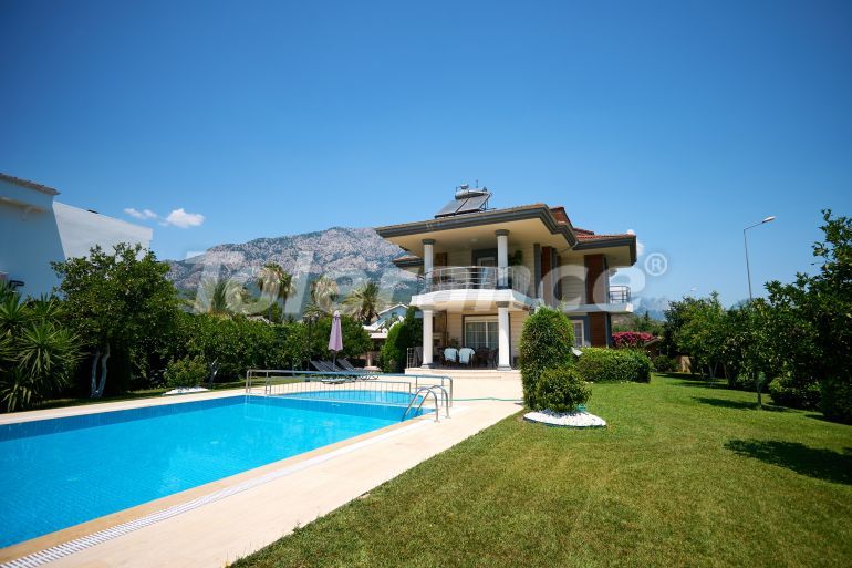 Villa in Kemer Zentrum, Kemer pool - immobilien in der Türkei kaufen - 141266