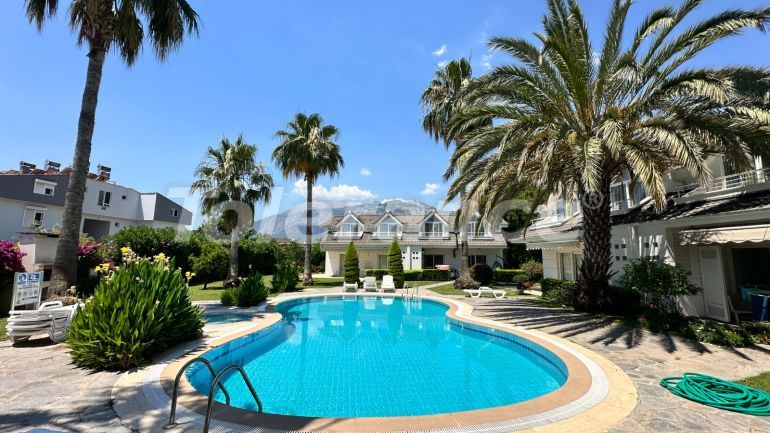 Villa in Kemer Centrum, Kemer met zwembad - onroerend goed kopen in Turkije - 141693