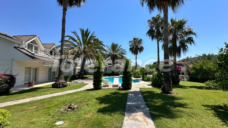 Villa in Kemer Centrum, Kemer met zwembad - onroerend goed kopen in Turkije - 141695