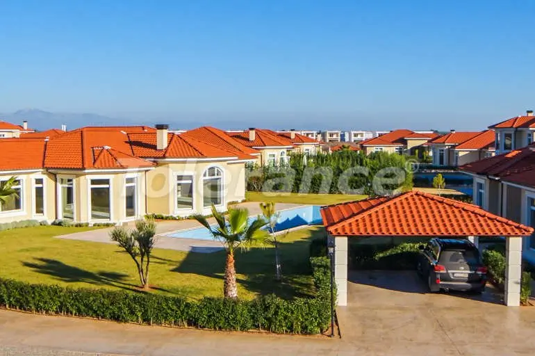 Villa from the developer in Döşemealtı, Antalya pool - buy realty in Turkey - 10723