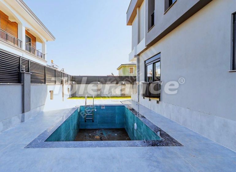 ویلا که در دوشمالتی, آنتالیا استخر - خرید ملک در ترکیه - 113239