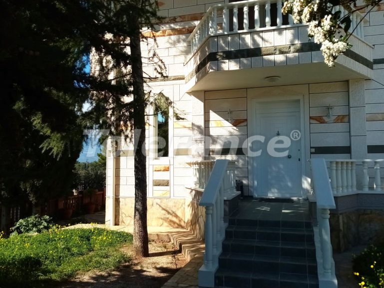 Villa in Döşemealtı, Antalya - buy realty in Turkey - 114531