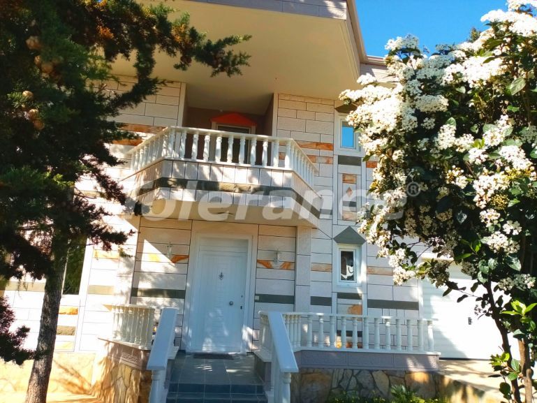 Villa in Döşemealtı, Antalya - buy realty in Turkey - 114532
